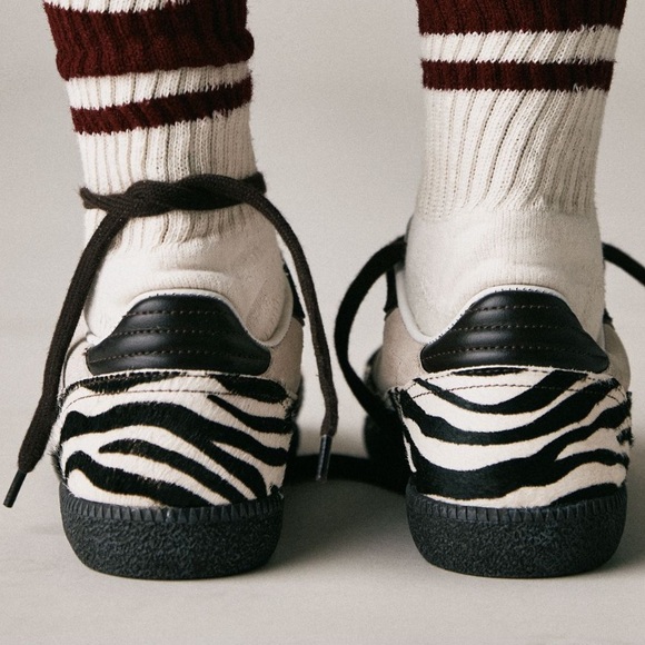 ALOHAS Zebra Sneakers - Picture 4 of 12